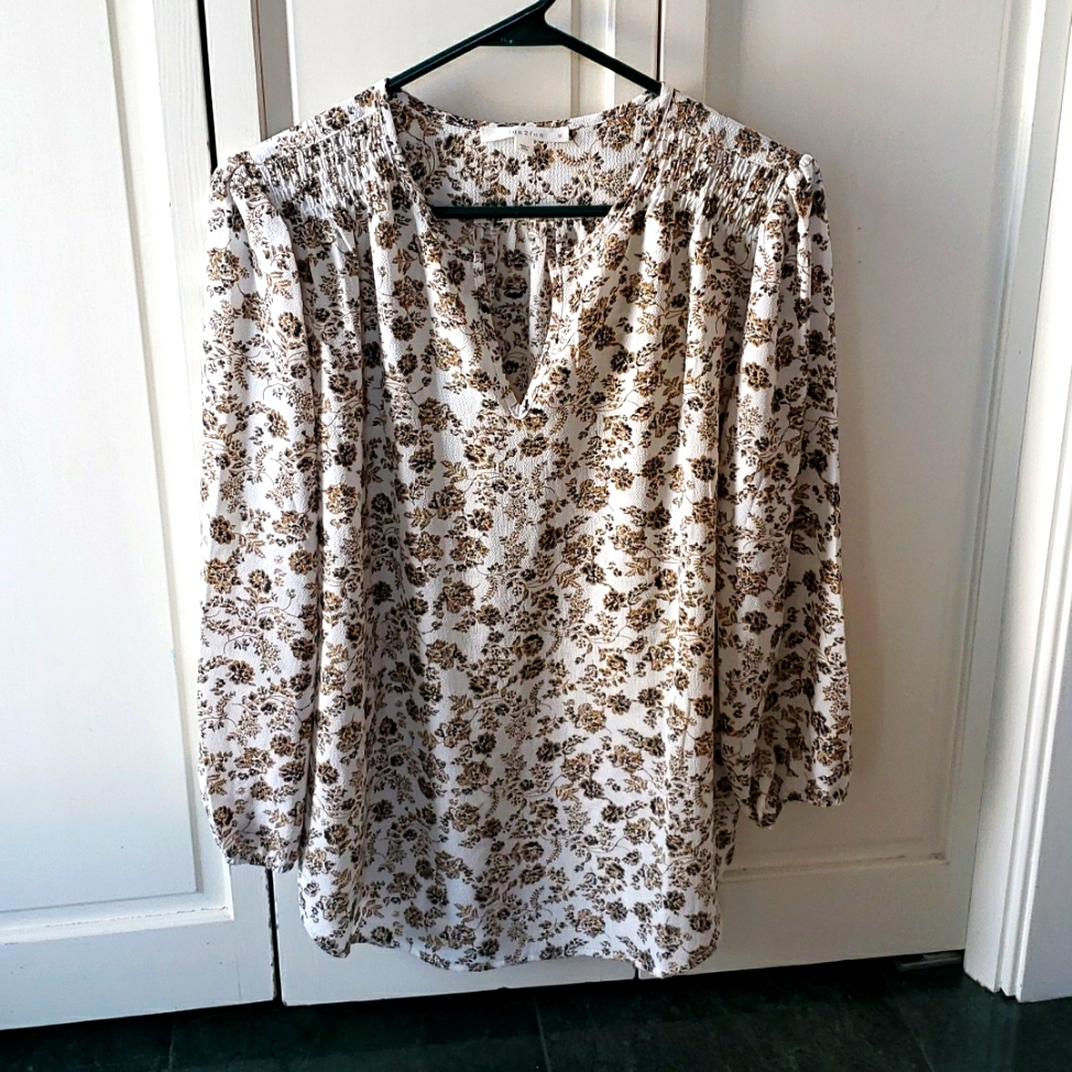 Fun2fun Kenmore Split Neck Blouse